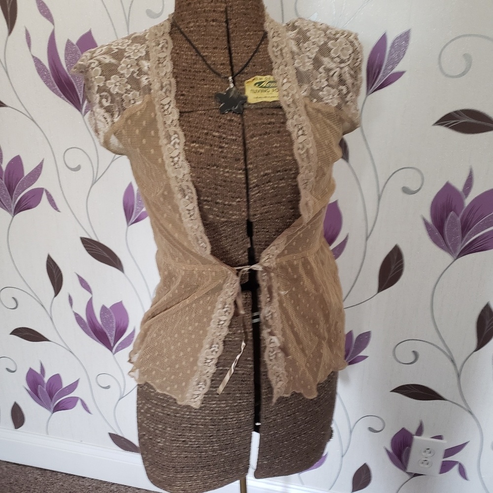 Sleeveless top